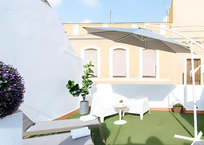 Eva Recommends Lineros Apartment