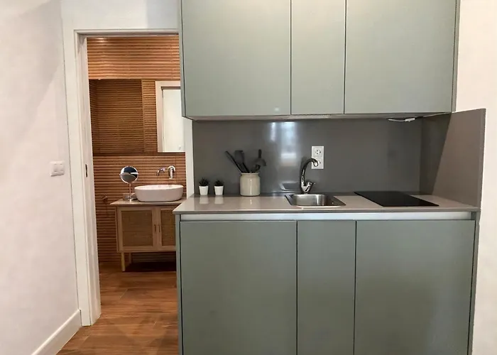 Eva Recommends Lineros Apartment