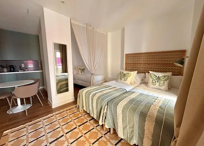 Eva Recommends Lineros Seville