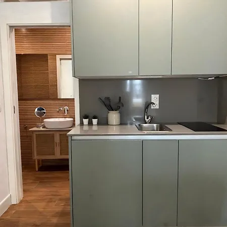 Eva Recommends Lineros Apartment